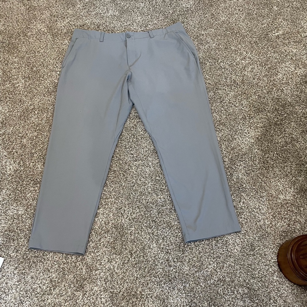 Under Armour Men's Light Gray Chinos Heat Gear